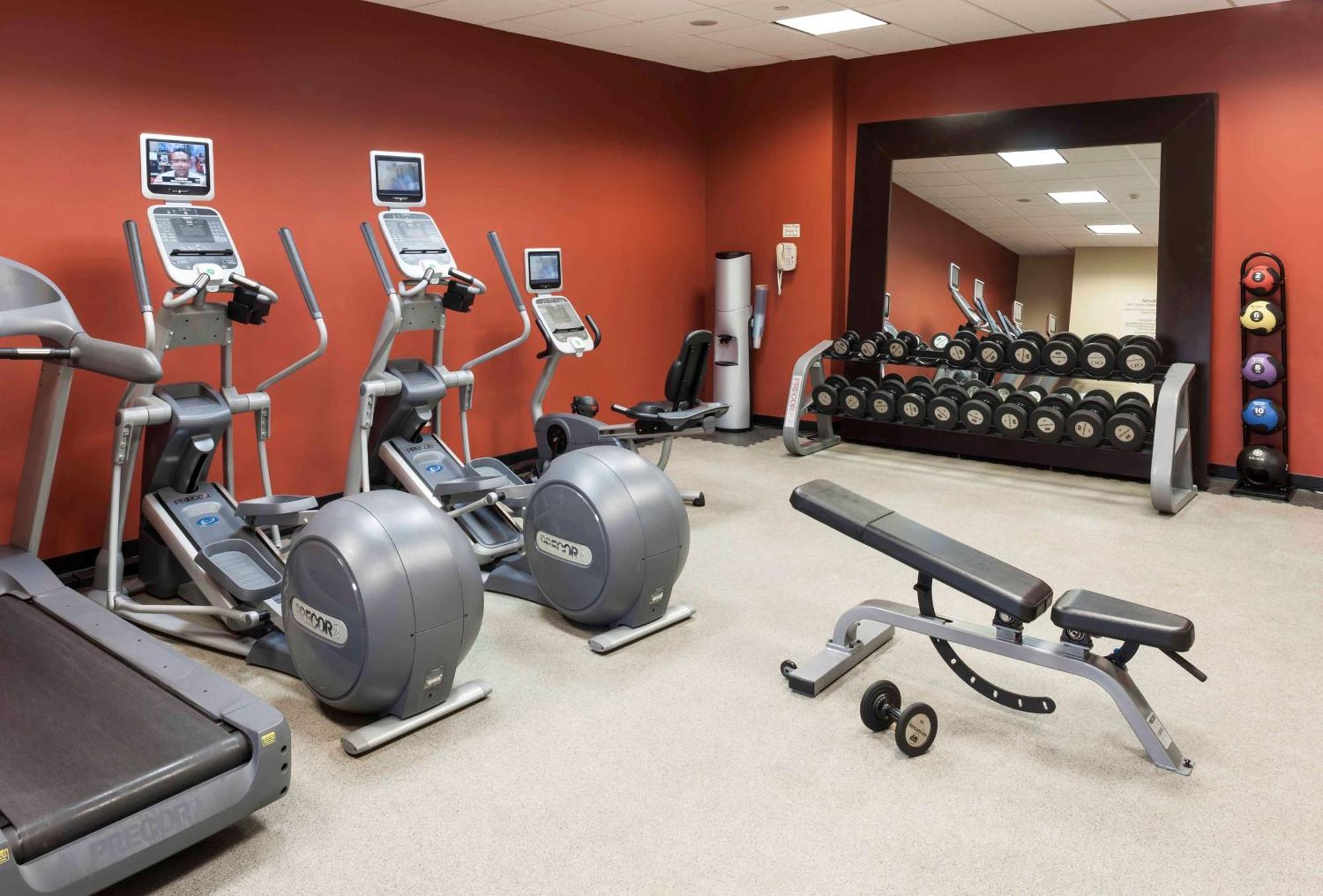 Hilton Garden Dallas Hotel 3*